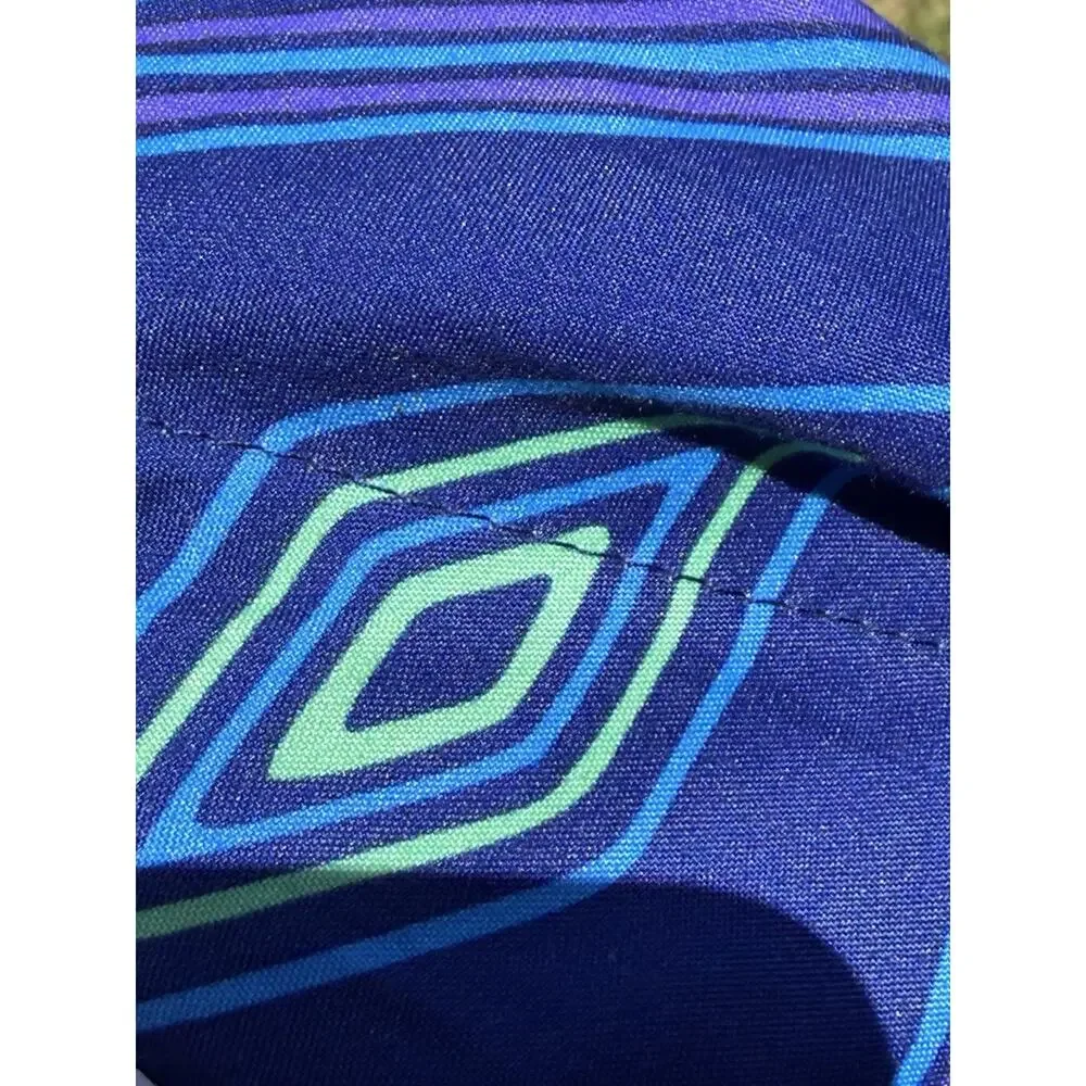 UNITED AIRLINES LIMITED EDITION PSYCHEDELIC BLANKET
